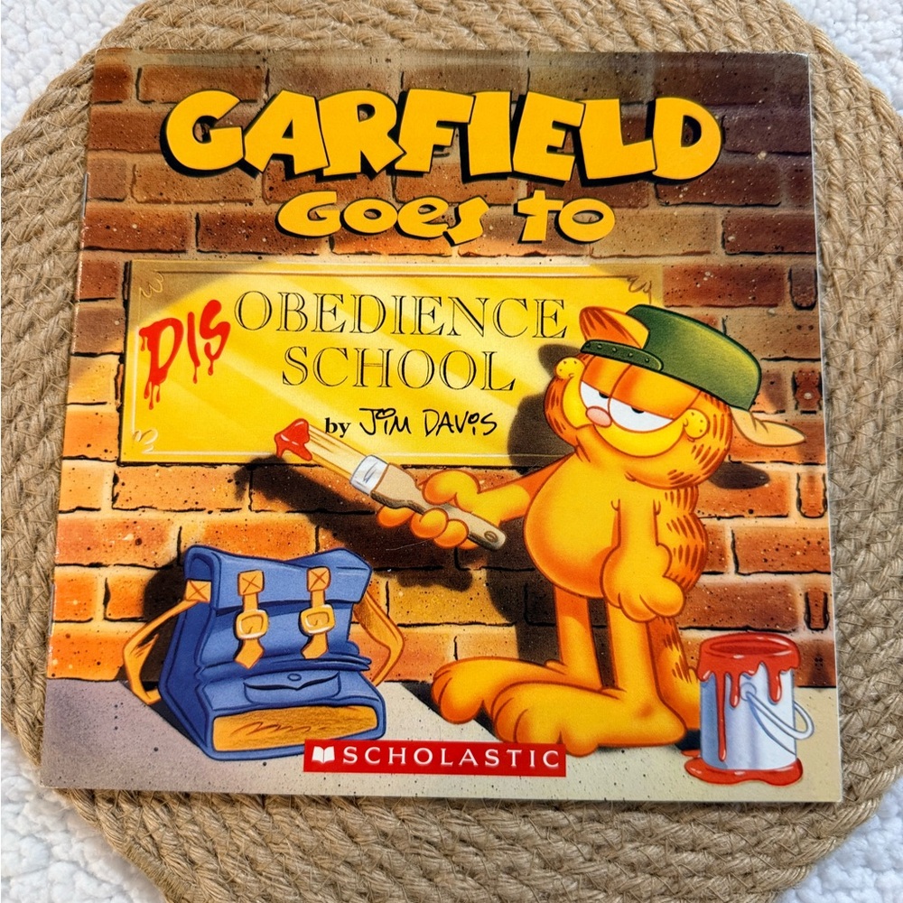 10/$25 • Scholastic Garfield Goes To Disobedience‎ School Paperback